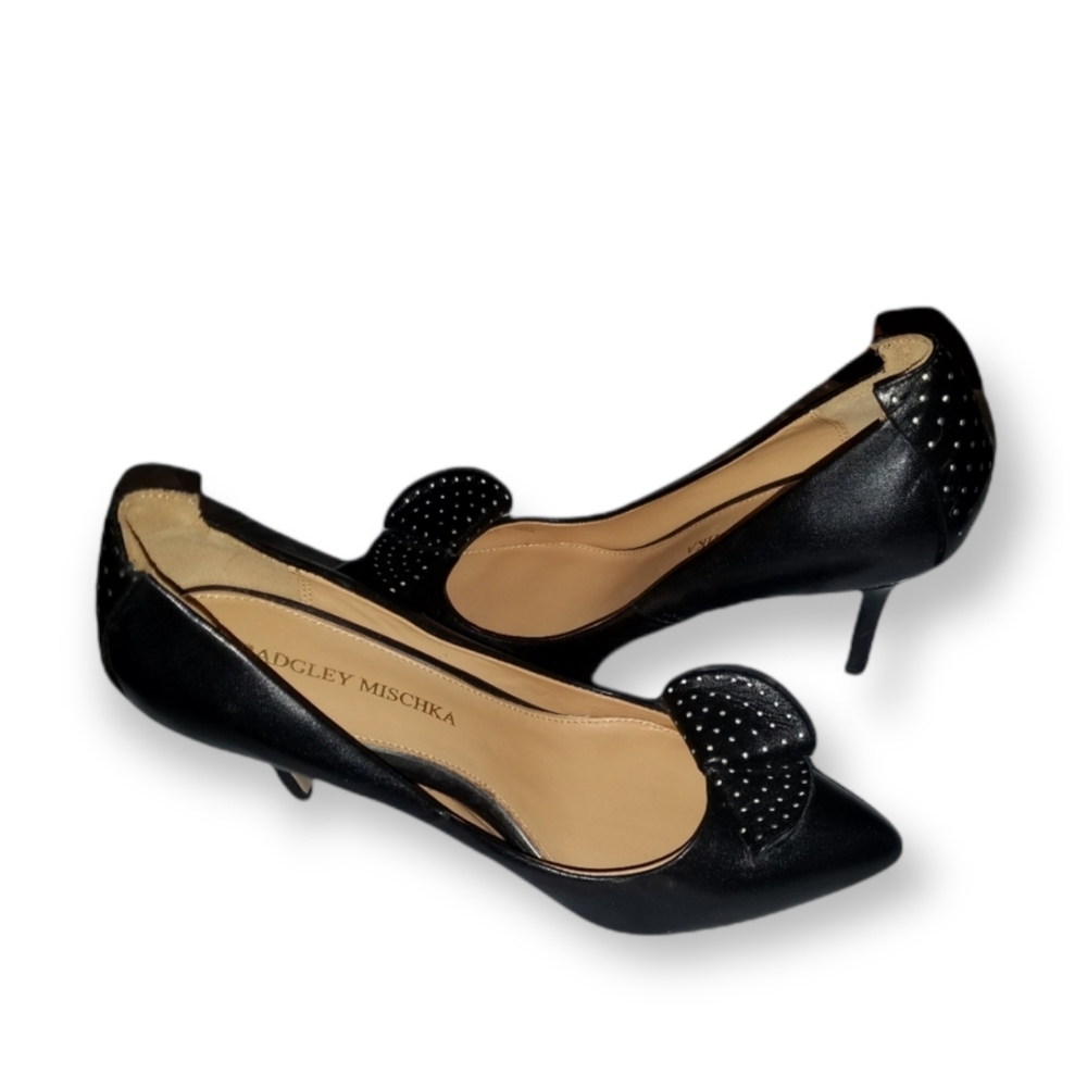 BADGLEY MISCHKA Black Leather Fan Pumps 6 New